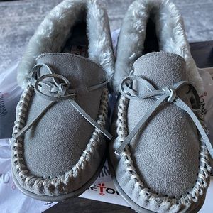 Minnetonka Women's Camp Collar Moc Moccasin Slippers